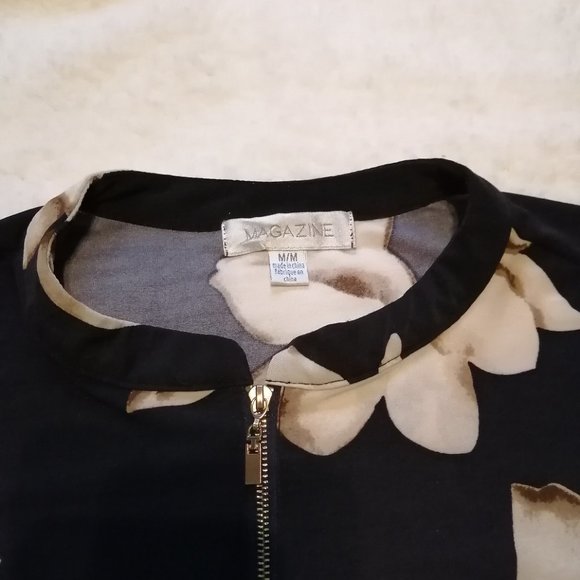Floral, navy blue and beige zip-up blouse, size medium - Picture 6 of 11